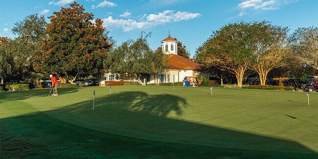 Building Photo - Live The Villages life: 3Bedrooms/2Baths furnished home with all the premier recreation access!