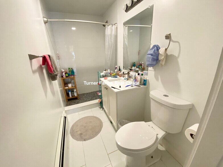 Building Photo - 21 Moraine St