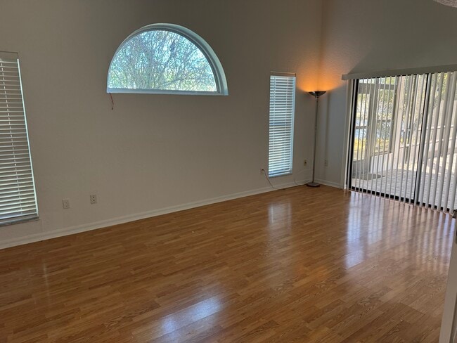 Building Photo - 317 Lanternback Island Dr