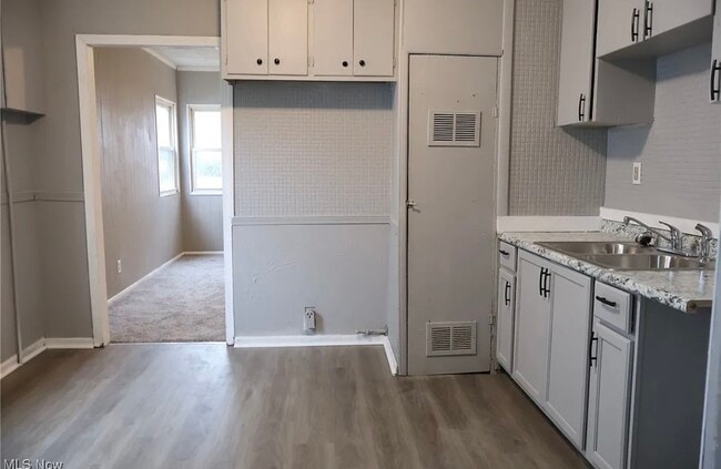 Building Photo - 12312 Carrington Ave