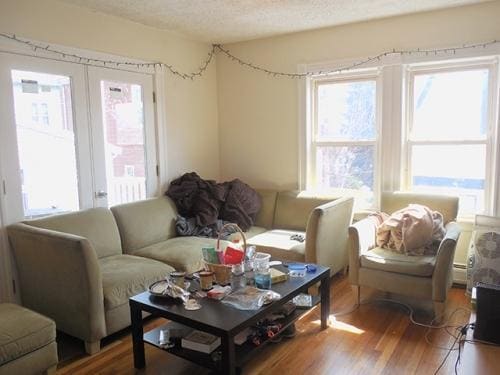 Building Photo - 3 bedroom in Somerville MA