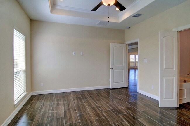 Building Photo - 6701 Stuyvesant Ct