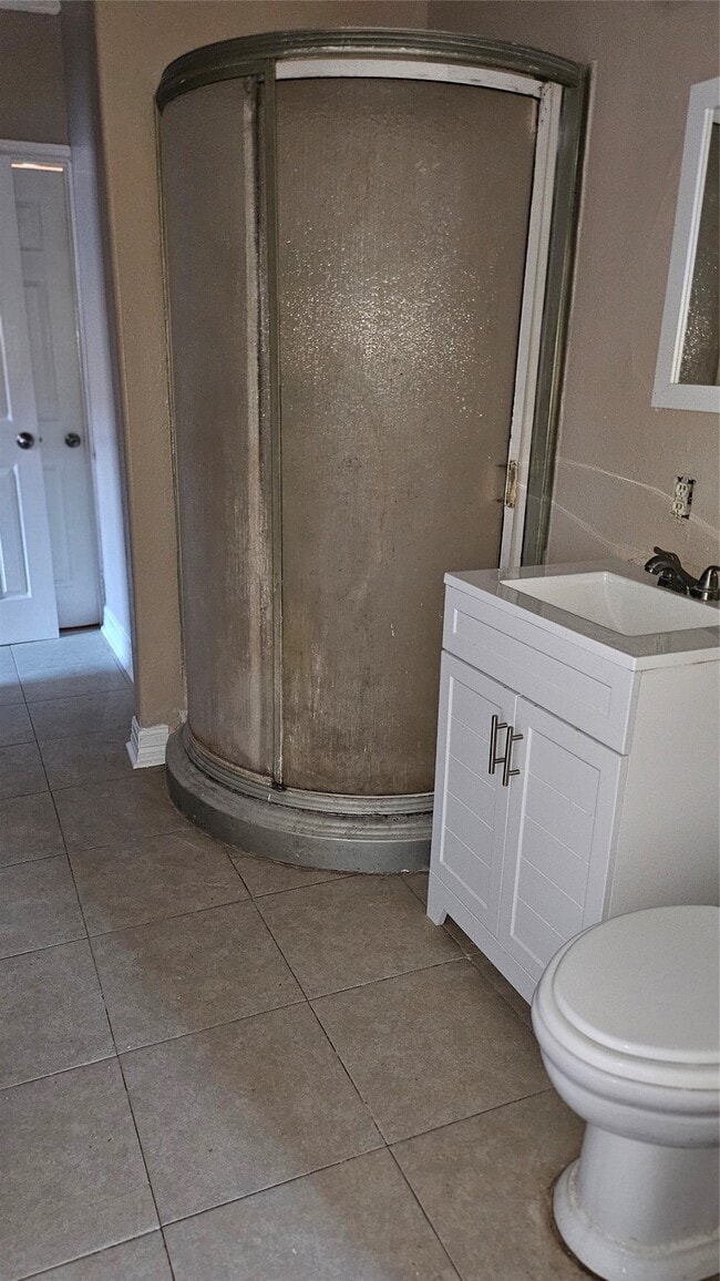 Building Photo - 4714 Sharon St