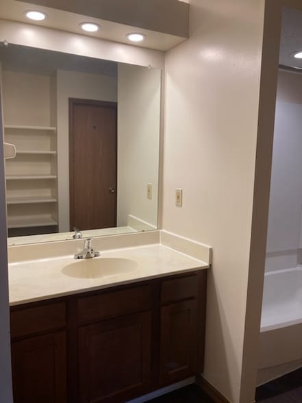 Building Photo - 1289 Island Bay Dr