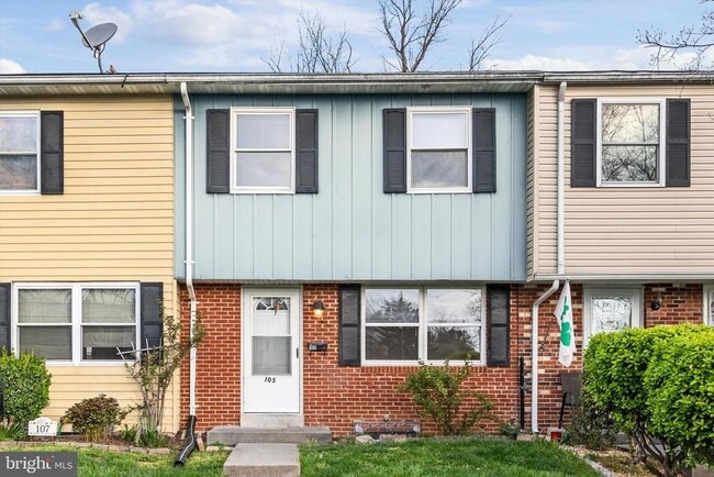 Building Photo - 105 Cameron St