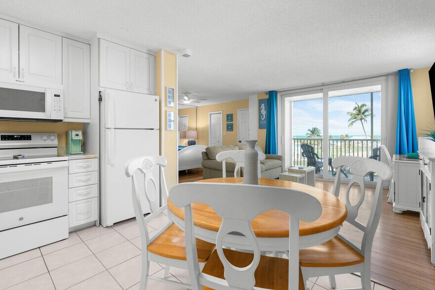 Building Photo - 5500 Bonita Beach Rd SW