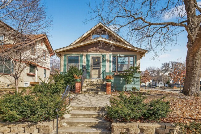 Building Photo - 3553 Dupont Ave S