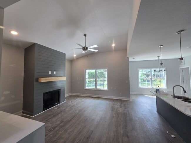 Building Photo - Ruby Floor Plan – 5BR/3BA New Construction...