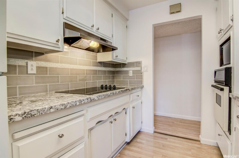 Building Photo - 5039 Cypress Ave