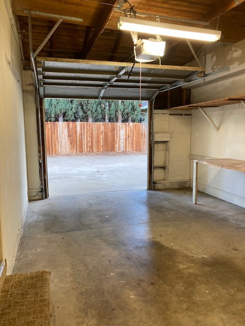 Building Photo - 1322 Topaz Way