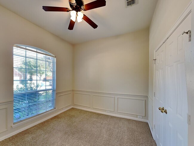 Building Photo - Stunning Home in the Highly Sought-After Wellington Addition!