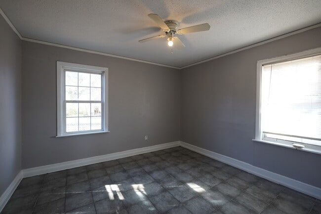 Building Photo - 2361 Joy Ln