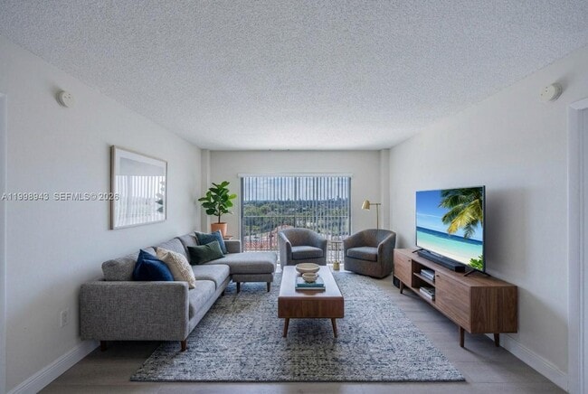 Building Photo - 4164 Inverrary Dr