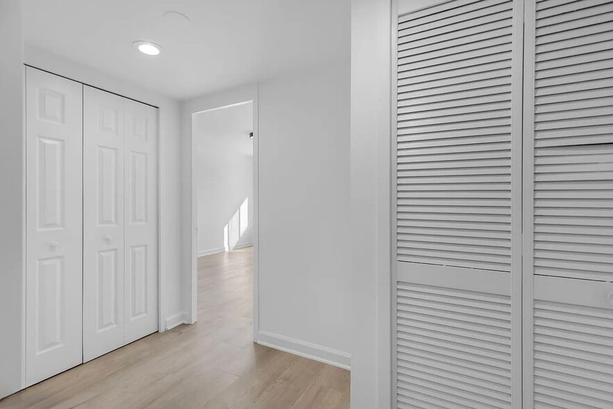 Hallway to Bedroom - 5851 Quantrell Ave