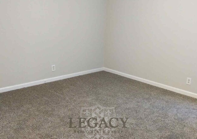 Building Photo - 736 Holder Dr