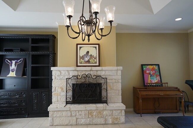 Building Photo - 2801 Indian Wells Dr E