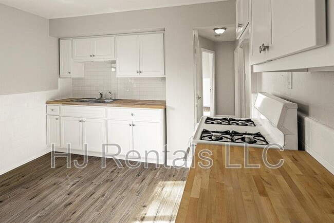 Building Photo - 1175 St Matthew Dr