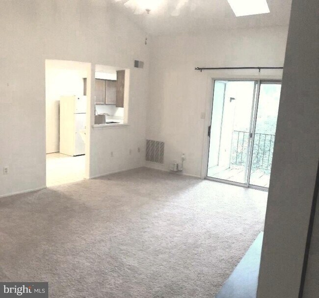 Building Photo - 7759 New Providence Dr