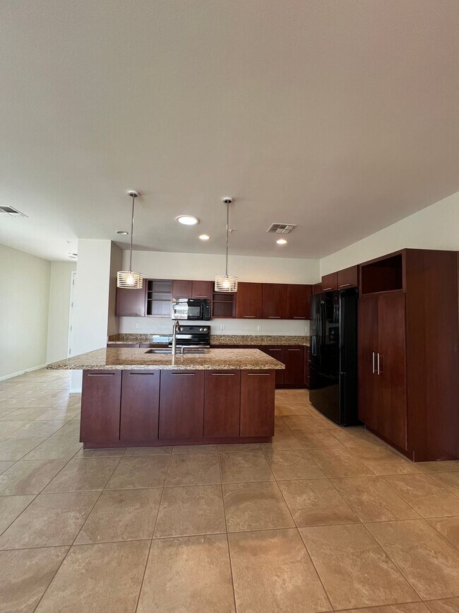 Building Photo - 3546 E Ravenswood Dr