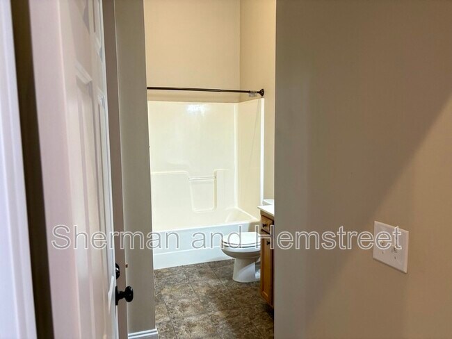 Building Photo - 1204 Broad St