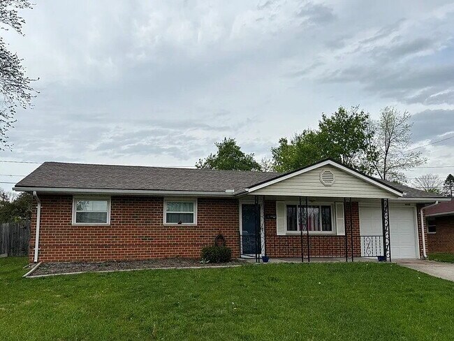 Building Photo - Remodeled 3-bedroom ranch house with HVAC, vinyl windows, garage and large private yard.