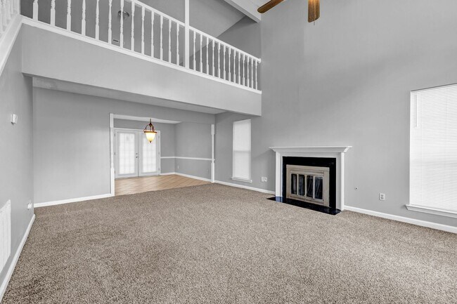 Building Photo - Charming 3 Bed, 2.5 Bath Home on a Quiet C...