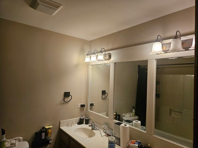 Building Photo - 2206 Concord Dr