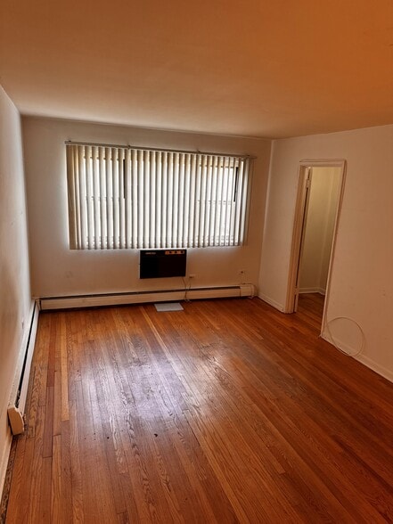 Building Photo - 420 W Aldine Ave