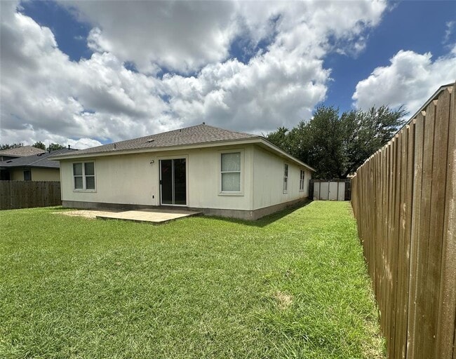 Building Photo - 610 Riverway Ln