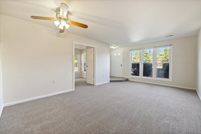 Building Photo - 7511 Belle Grae Dr