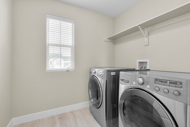 Building Photo - 874 Windsong Wy