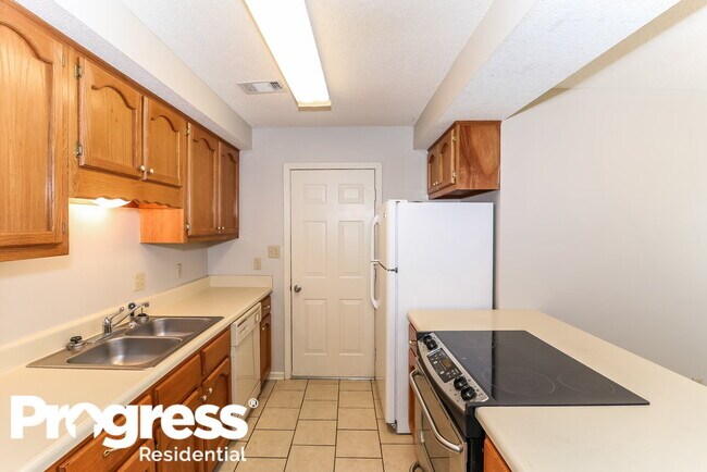 Building Photo - 10165 Fox Chase Dr