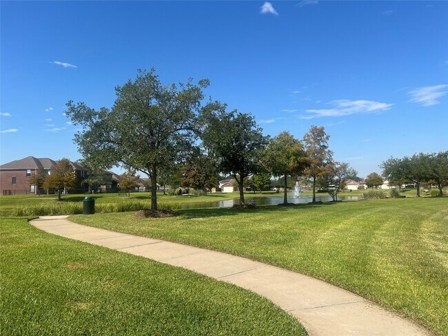 Building Photo - 15419 Benson Landing Dr