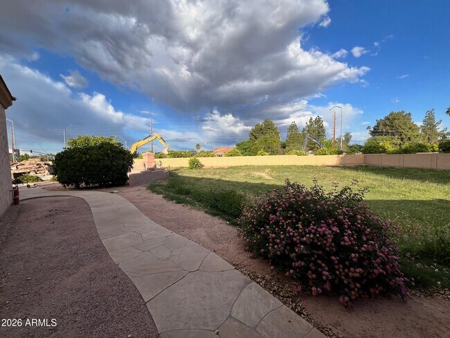 Building Photo - 3550 E June Cir