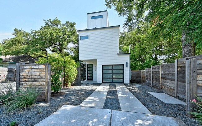 Building Photo - 1183 Oak Grove Ave