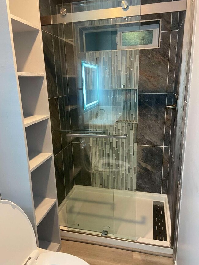 Building Photo - 578 13th St