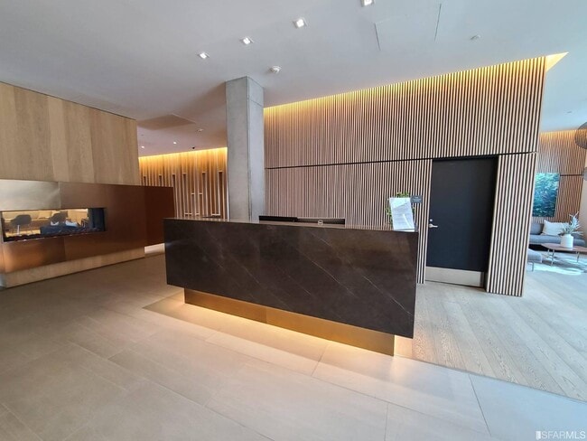 Building Photo - 1545 Pine St