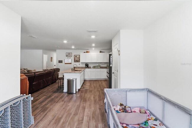 Building Photo - 8361 N Elkcam Blvd