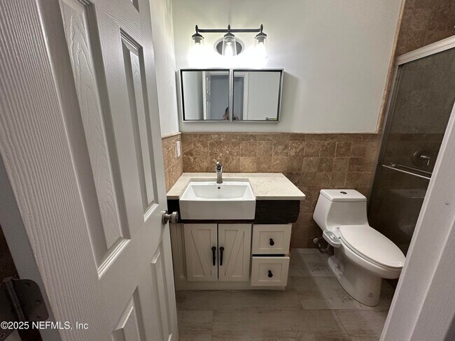 Building Photo - 7335 Floral Ridge Dr