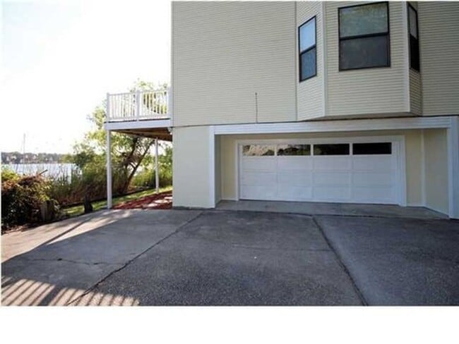 Building Photo - Waterfront Unit in Niceville