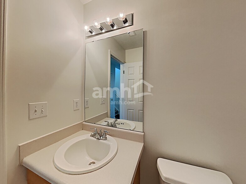 Building Photo - 4901 Alenja Ln