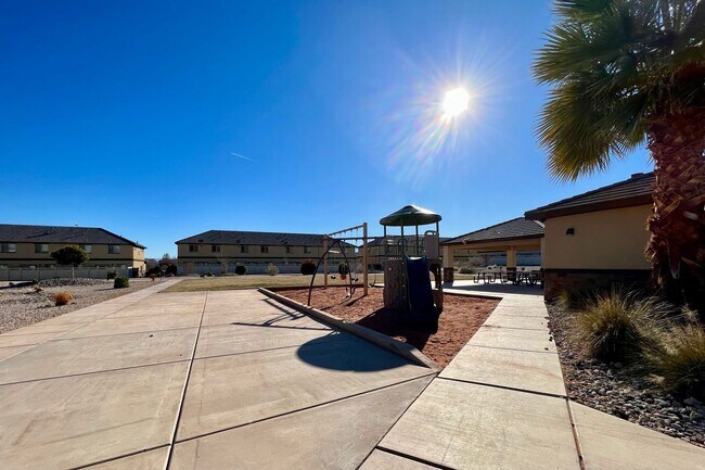 Building Photo - Blackhawk Townhome! Incredible Amenities!!
