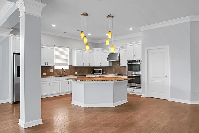 Building Photo - 345 Fox Ridge Ln
