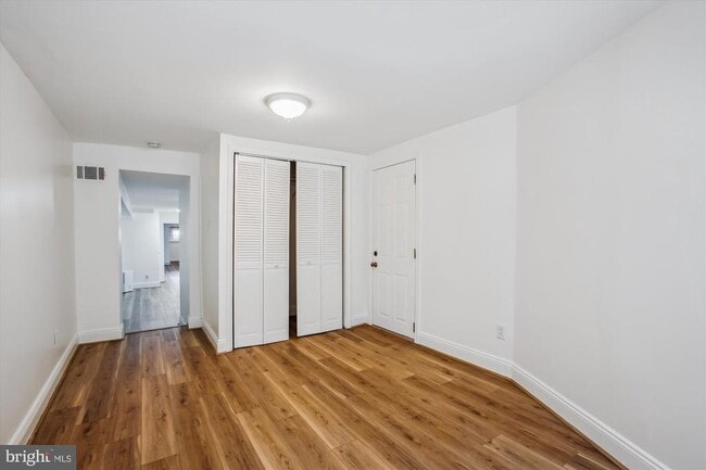 Building Photo - 1361 Maryland Ave NE