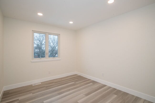 Building Photo - 2308 S Lima St