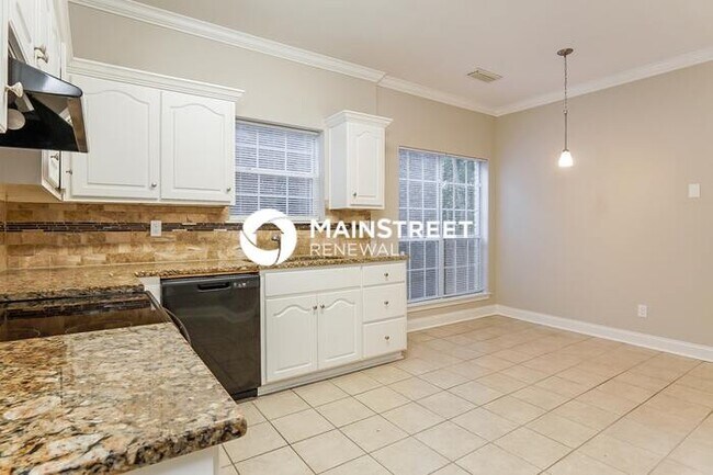 Building Photo - 4 Bedroom Pet-Friendly Home in Birmingham, AL with Main Street Renewal
