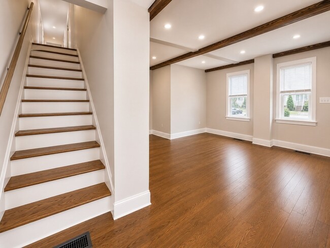 Building Photo - 16 Hazelnut Pl