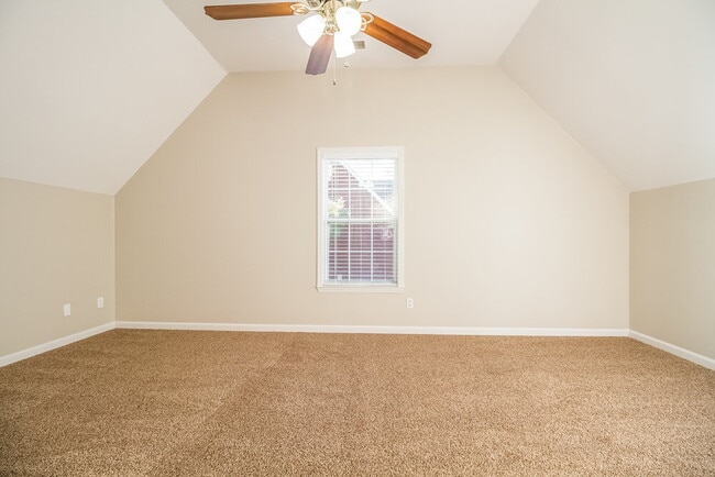 Building Photo - 128 Cedar Forest Dr