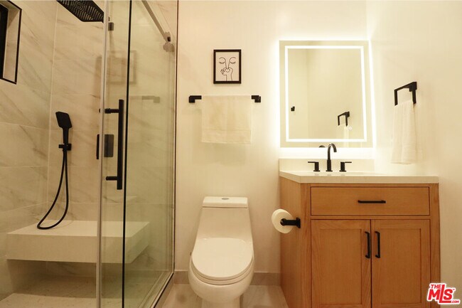 Building Photo - 9040 Phyllis Ave