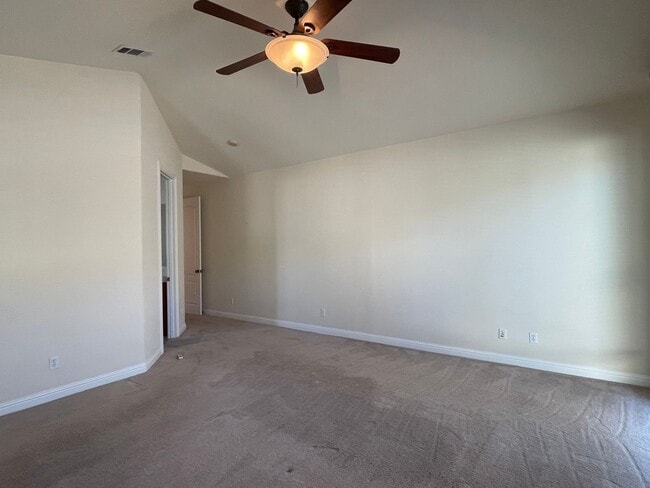 Building Photo - Single Story Large Four Bedroom Home in the Bluffs